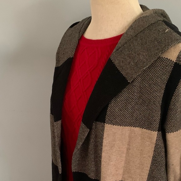 Talbots red cable knit sweater with crewneck & button shoulder Size M ❤️ - Picture 11 of 12